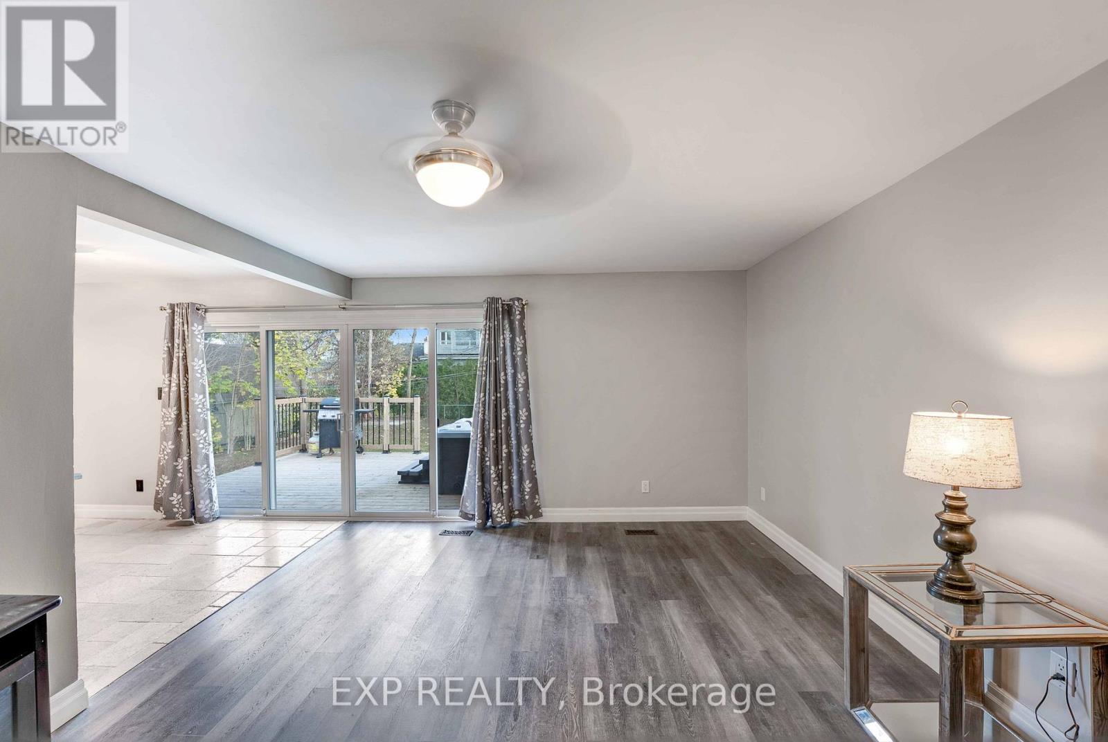 3426 Strang Drive, Niagara Falls, Ontario  L2G 6K3 - Photo 3 - X12581588