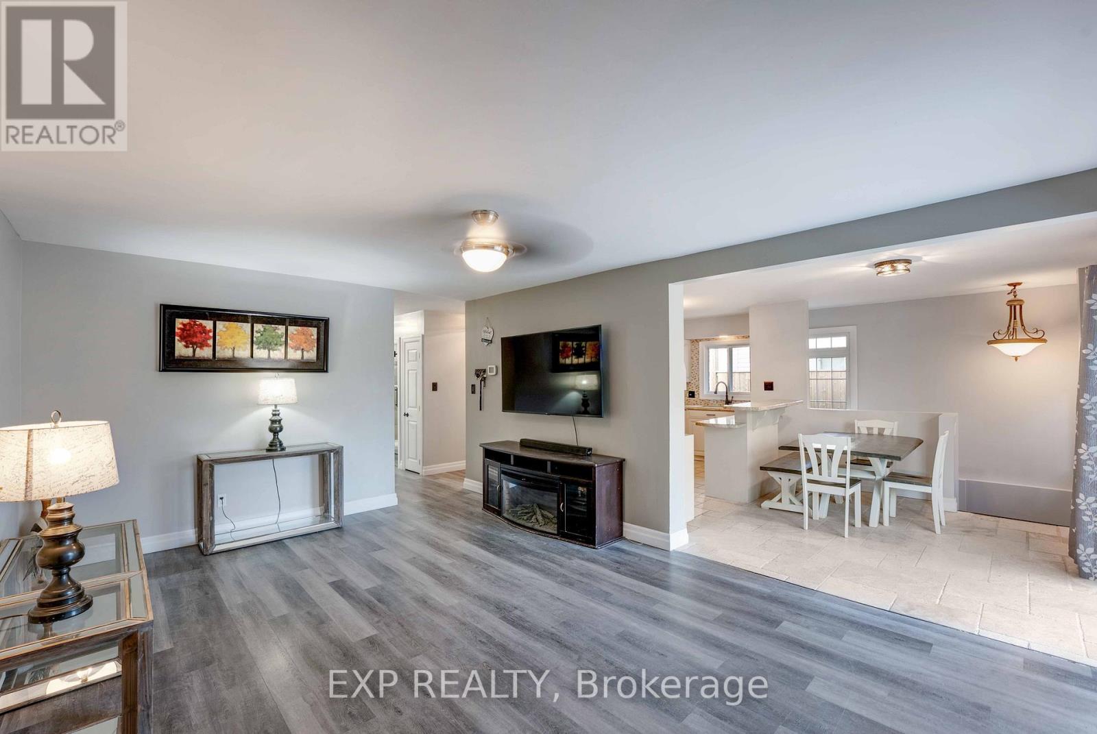 3426 Strang Drive, Niagara Falls, Ontario  L2G 6K3 - Photo 5 - X12581588