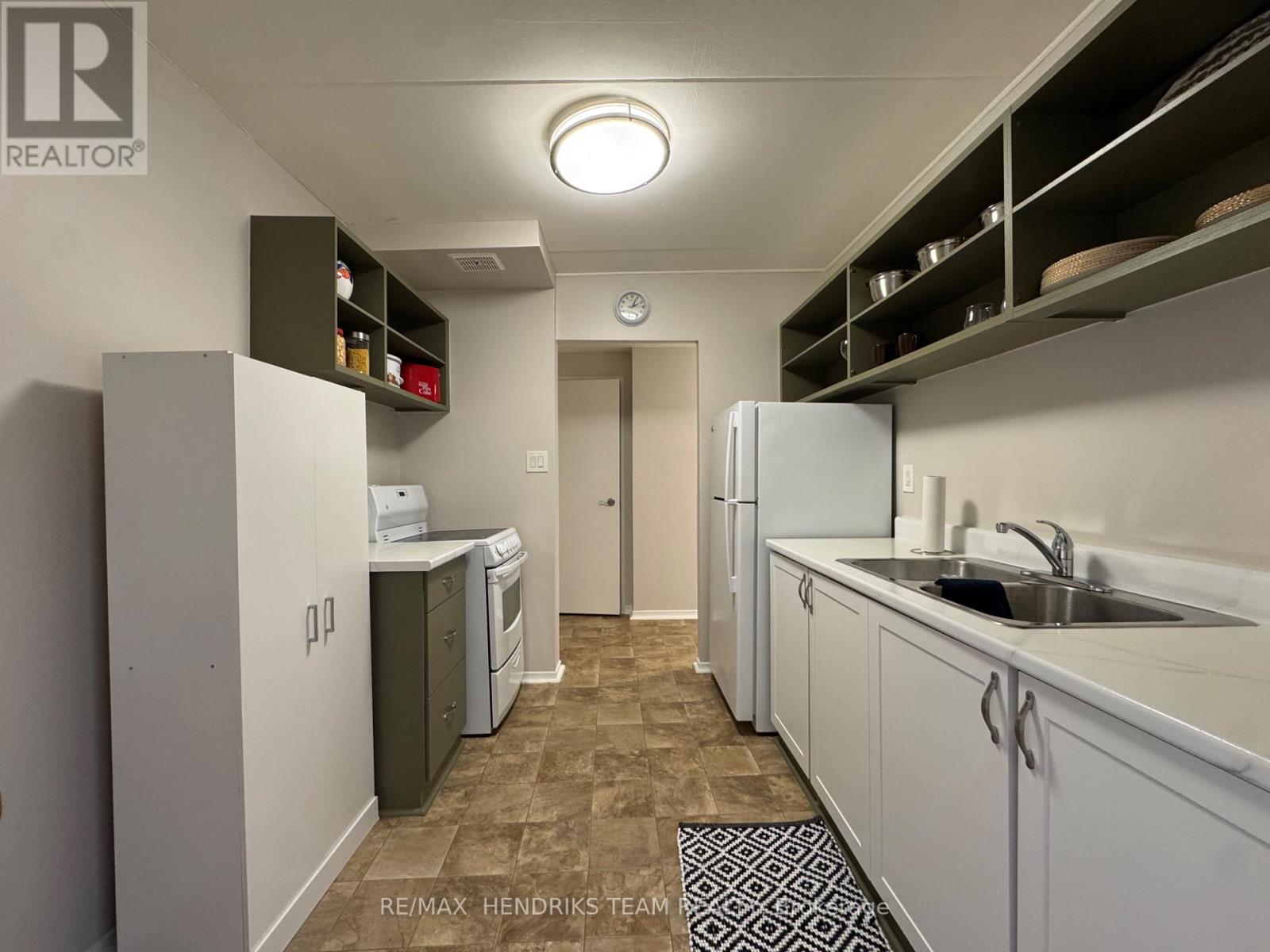 314 - 38 Arran Drive, St. Catharines, Ontario  L2N 6X5 - Photo 3 - X12581614