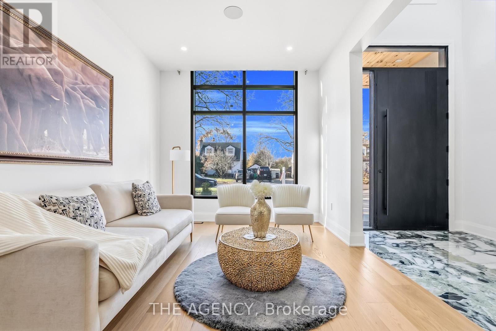 9 Earl Street, Mississauga, Ontario  L5M 1N6 - Photo 12 - W12581458