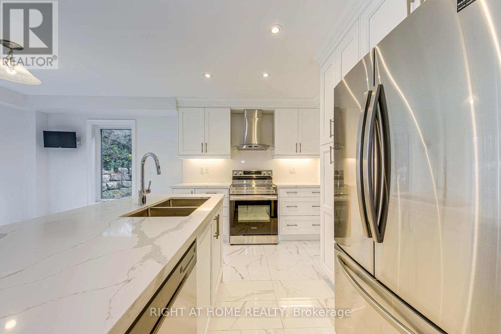 2581 Islington Avenue, Toronto, Ontario  M9V 4A2 - Photo 18 - W12581464