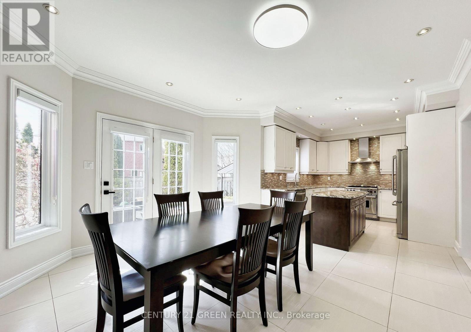 6311 Mulberry Crescent, Mississauga, Ontario  L5V 1B7 - Photo 16 - W12581478