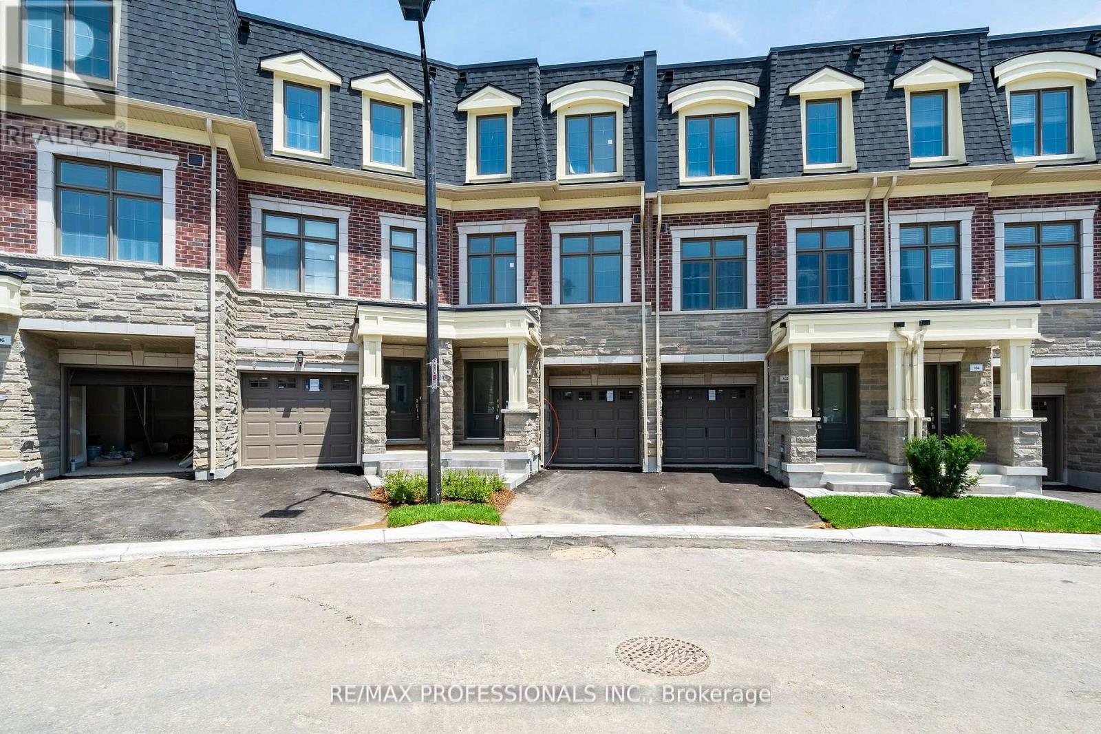 100 SALINA STREET, Mississauga, Ontario