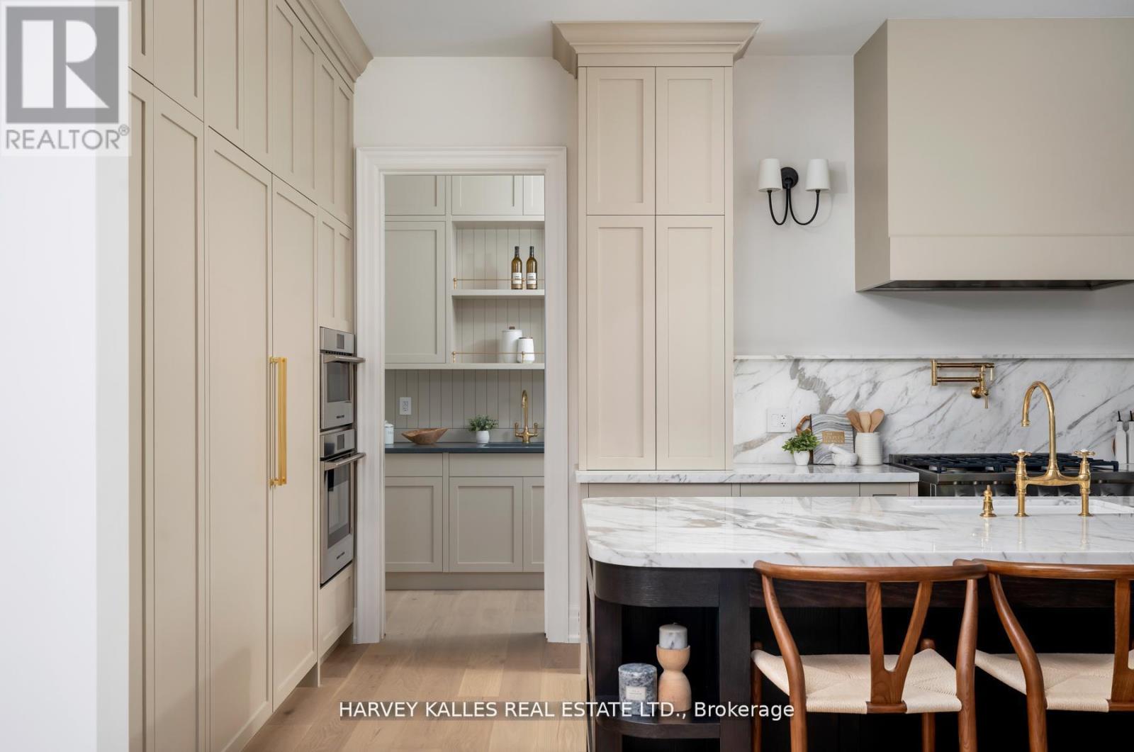 233 Lakewood Drive, Oakville, Ontario  L6K 1B3 - Photo 13 - W12581502