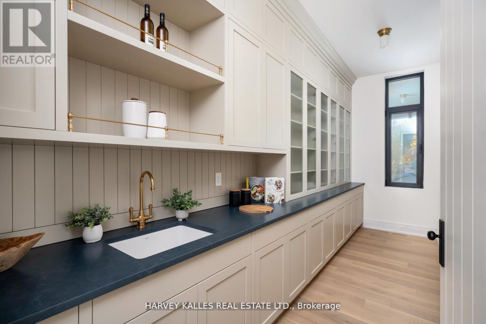 233 Lakewood Drive, Oakville, Ontario  L6K 1B3 - Photo 14 - W12581502