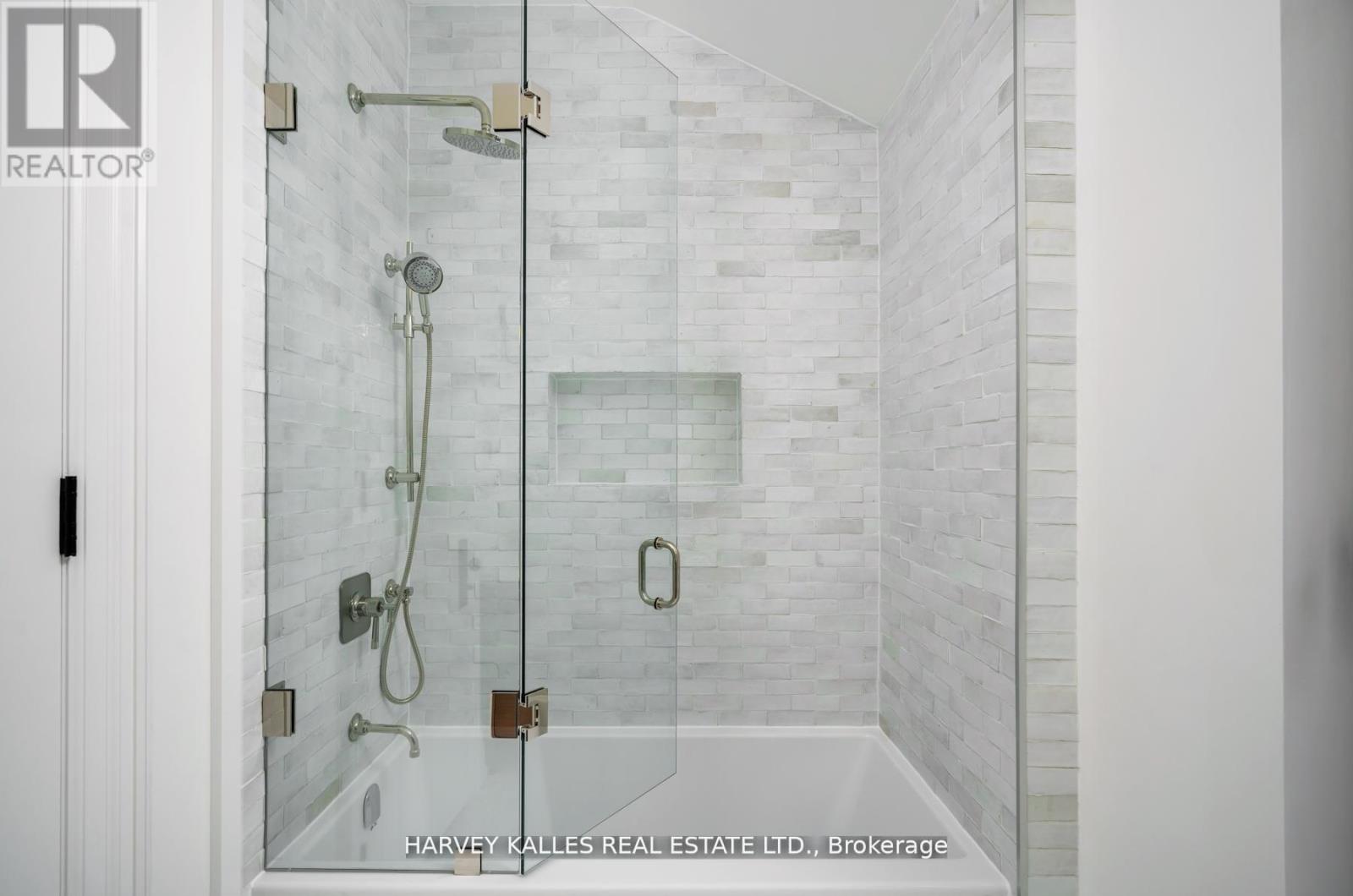 233 Lakewood Drive, Oakville, Ontario  L6K 1B3 - Photo 25 - W12581502