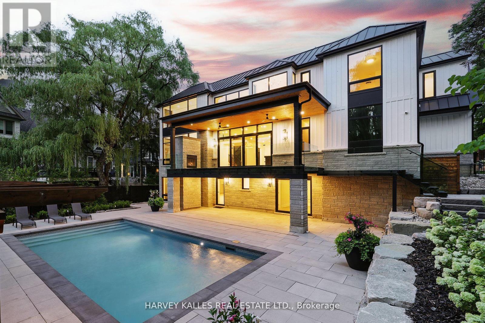 233 Lakewood Drive, Oakville, Ontario  L6K 1B3 - Photo 3 - W12581502