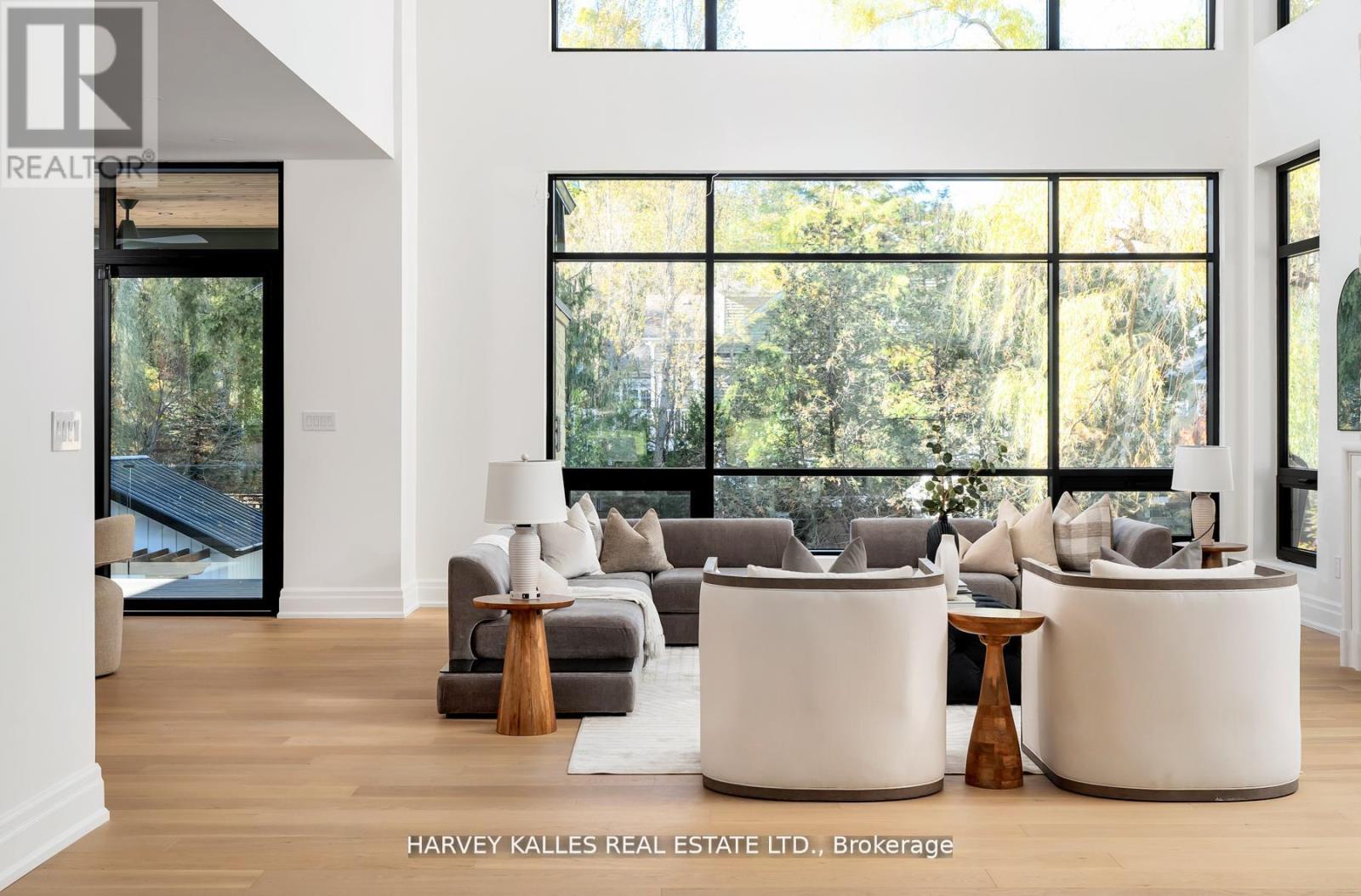 233 Lakewood Drive, Oakville, Ontario  L6K 1B3 - Photo 8 - W12581502