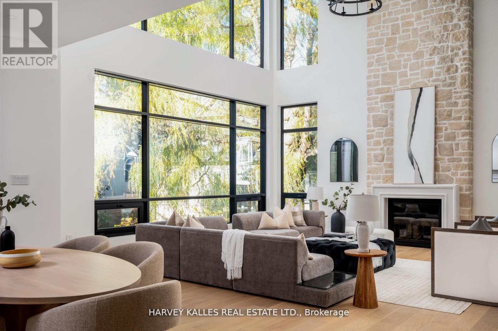 233 Lakewood Drive, Oakville, Ontario  L6K 1B3 - Photo 9 - W12581502