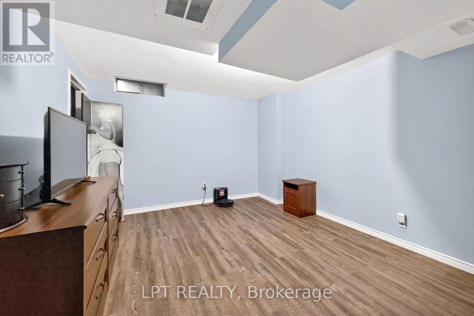 20 Burnley Place, Brampton, Ontario  L6Z 2T9 - Photo 37 - W12581520