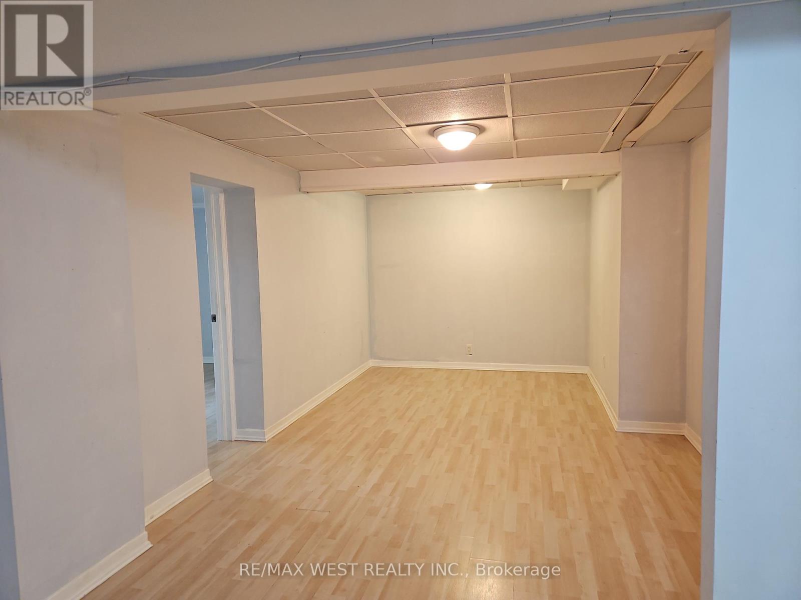 30 Golfwood Heights, Toronto, Ontario  M9P 3M1 - Photo 17 - W12581528