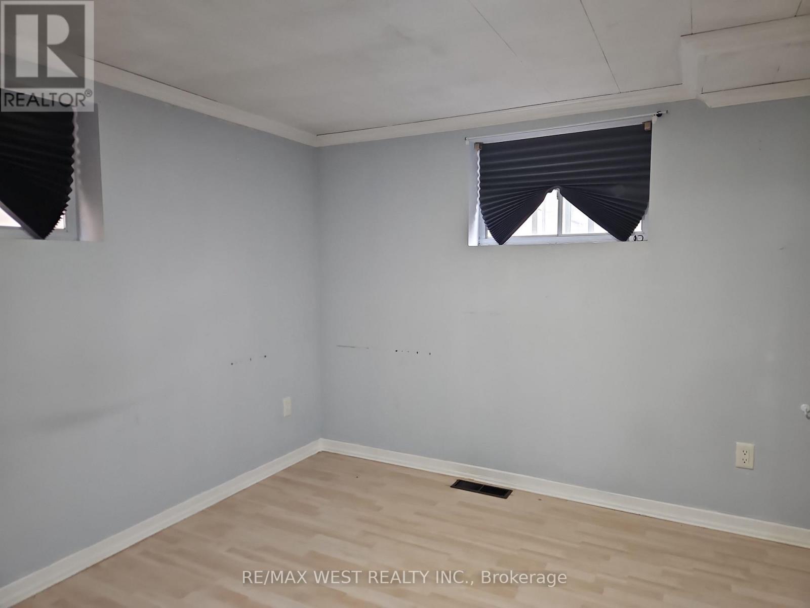 30 Golfwood Heights, Toronto, Ontario  M9P 3M1 - Photo 22 - W12581528