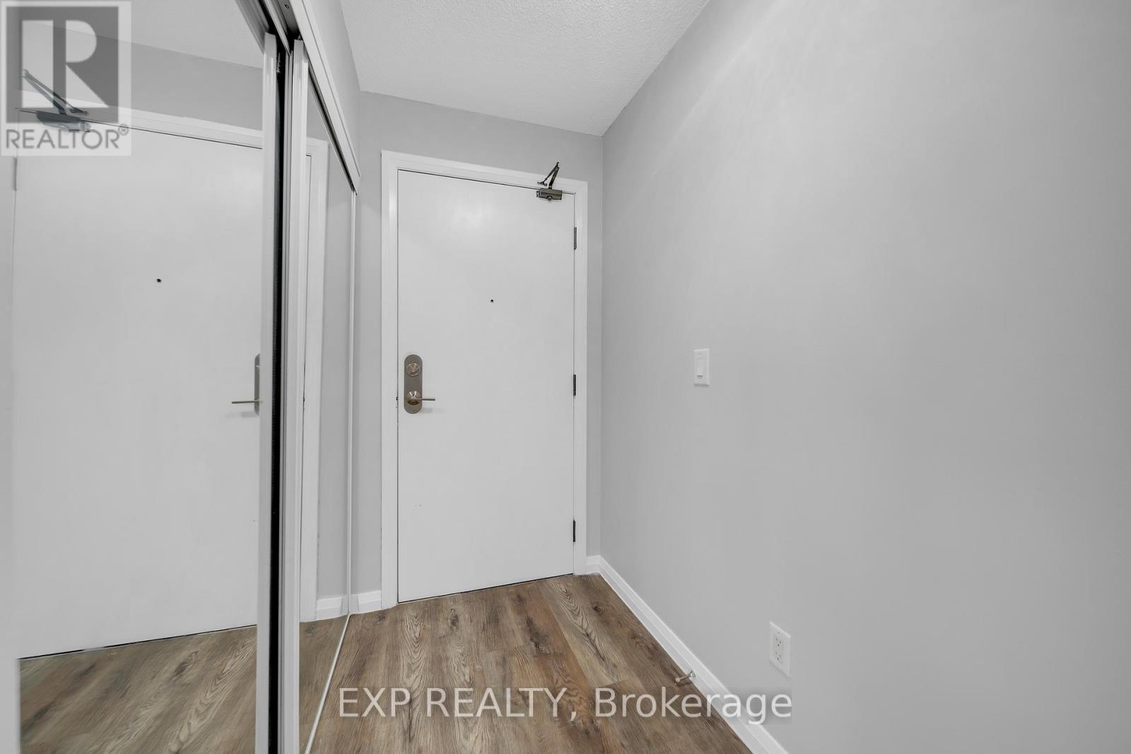 1009 - 220 Forum Drive, Mississauga, Ontario  L4Z 4K1 - Photo 4 - W12581544