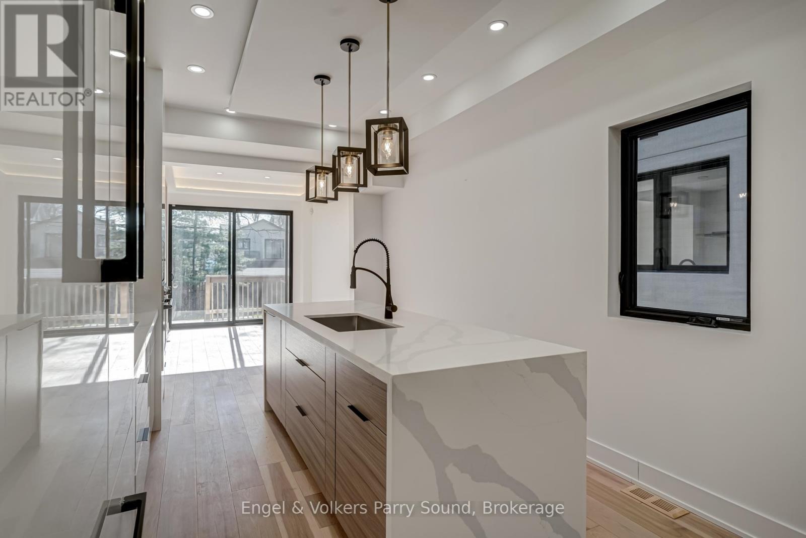 230 Willow Avenue, Toronto, Ontario  M4E 3K7 - Photo 15 - E12581792