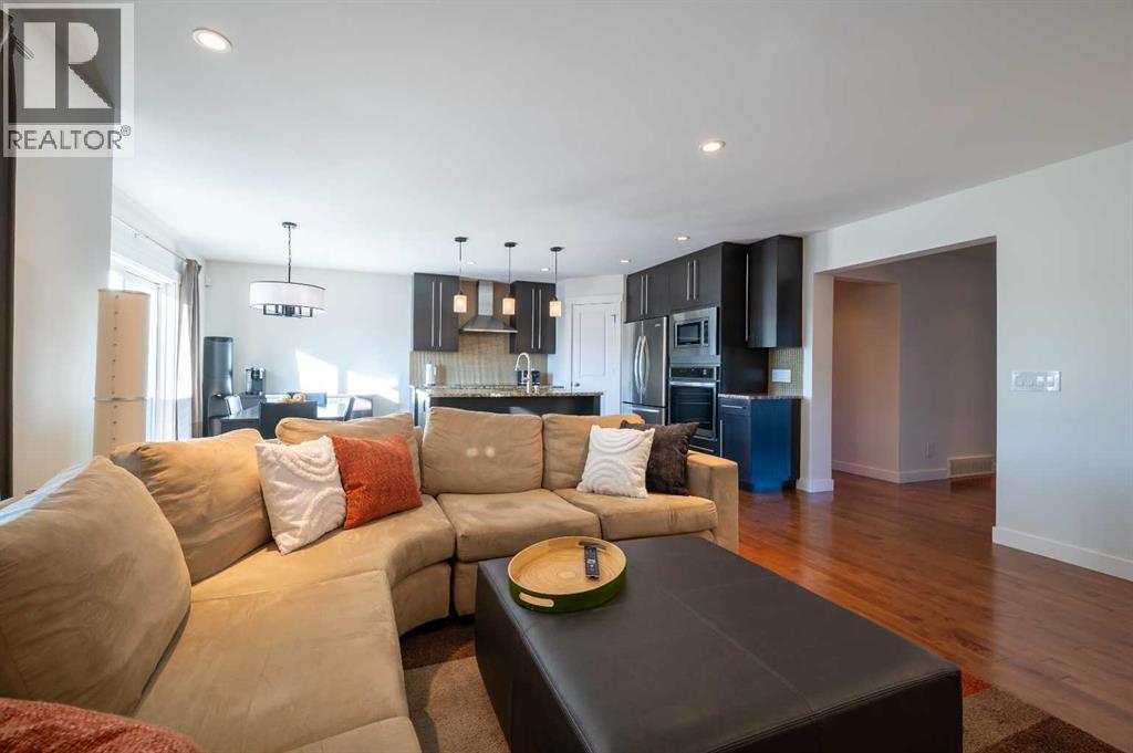 82 Chapalina Close Se, Calgary, Alberta  t2x 3w4 - Photo 5 - A2271159