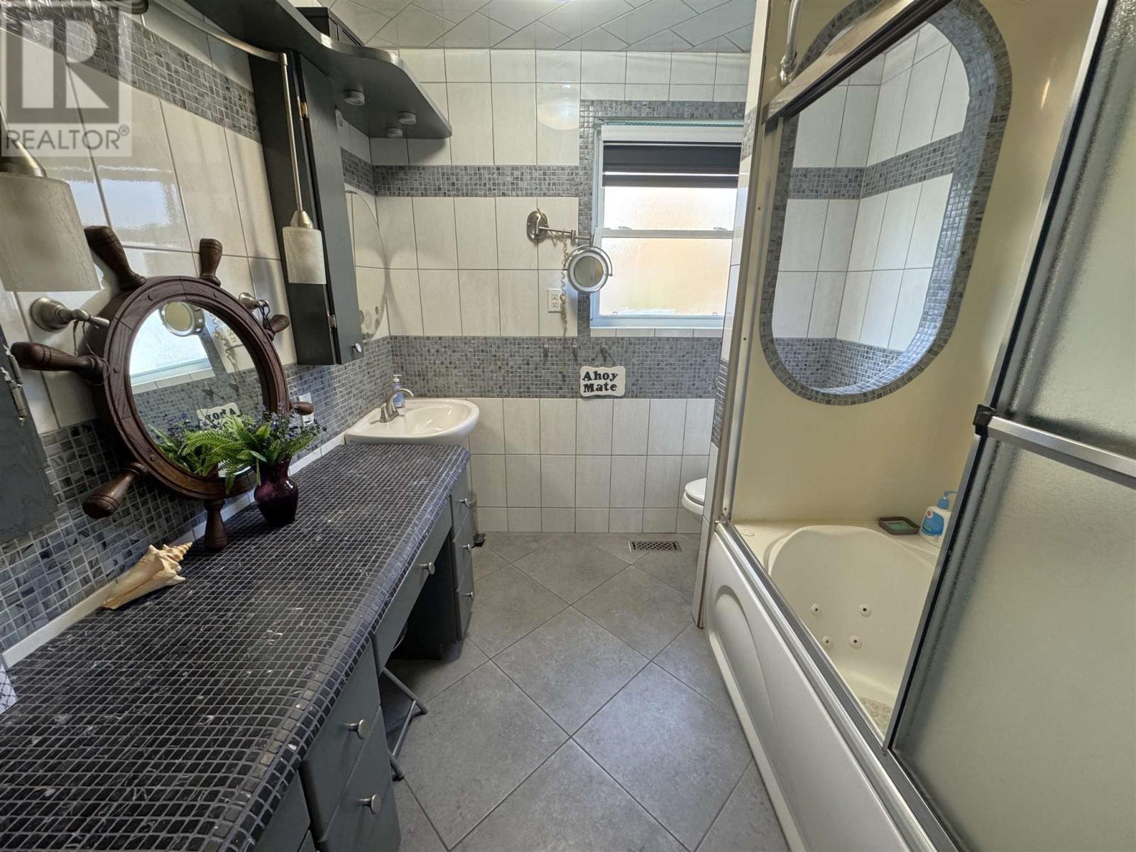 9 Axmith Ave, Elliot Lake, Ontario  P5A 1B5 - Photo 8 - SM253359