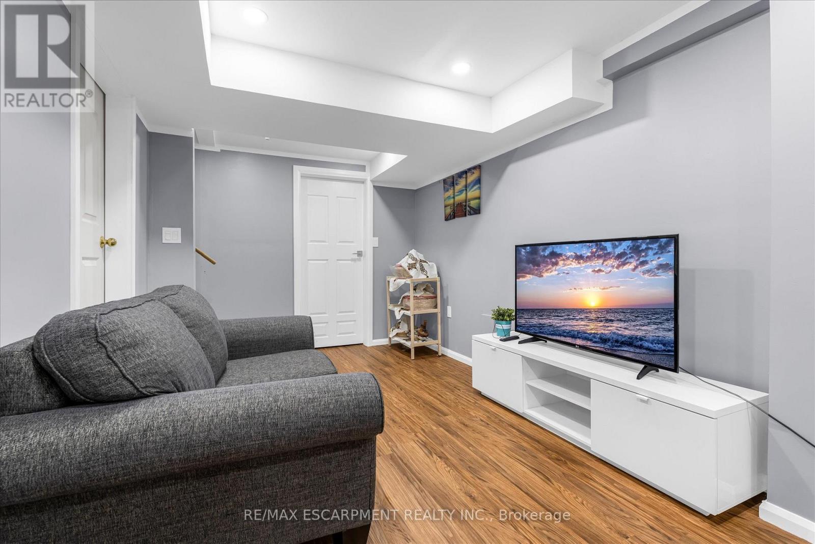 55 Greenwich Avenue, Hamilton, Ontario  L8J 0L6 - Photo 24 - X12581456