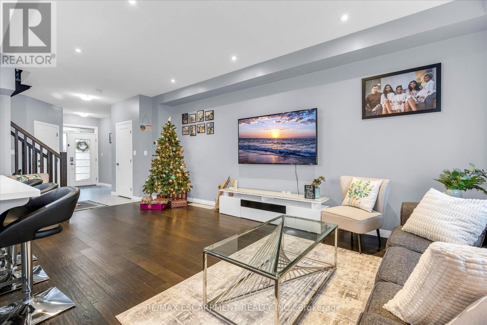 55 Greenwich Avenue, Hamilton, Ontario  L8J 0L6 - Photo 5 - X12581456