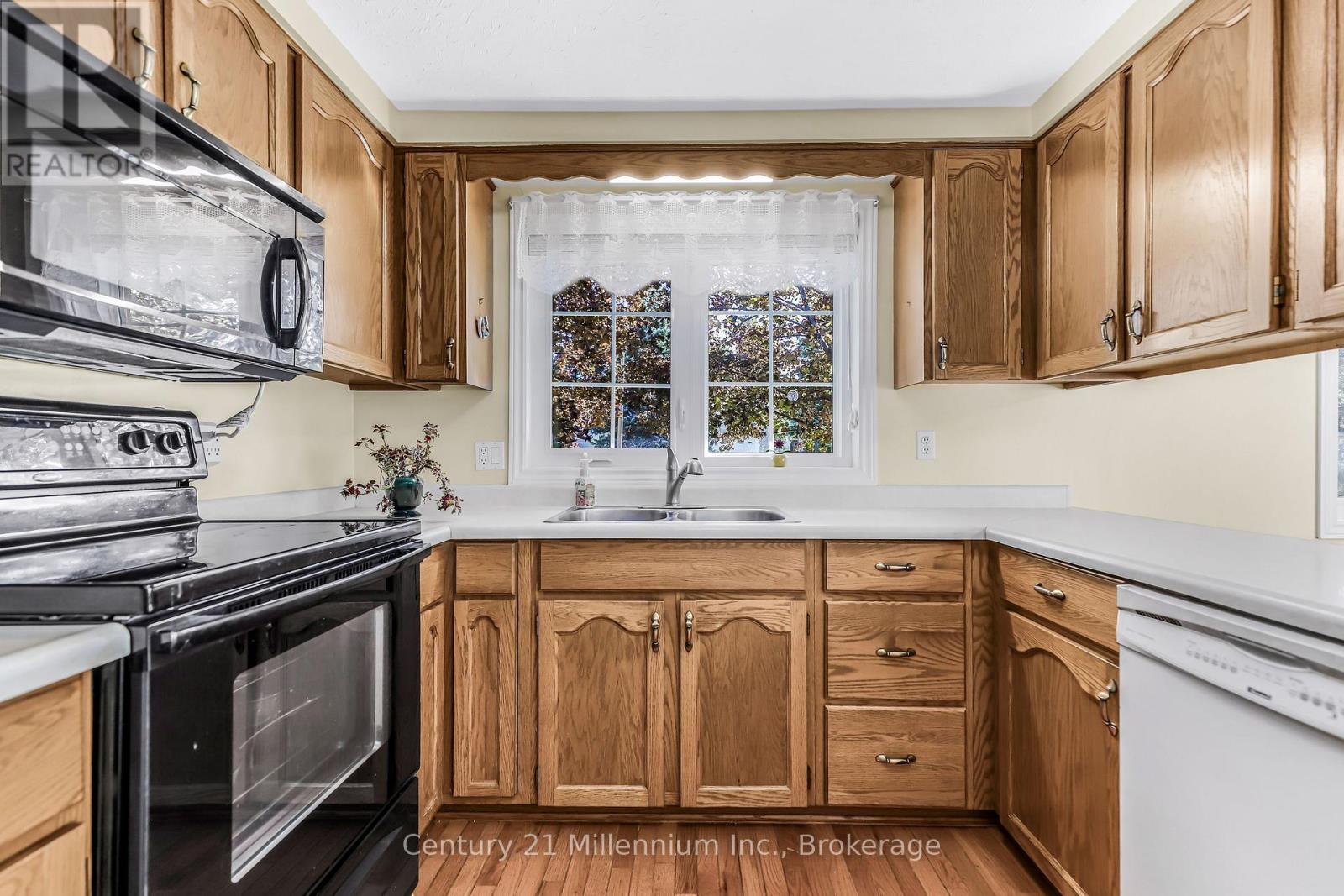 750 Baird Street, Kincardine, Ontario N2Z 1M3 - Photo 17 - X12581580