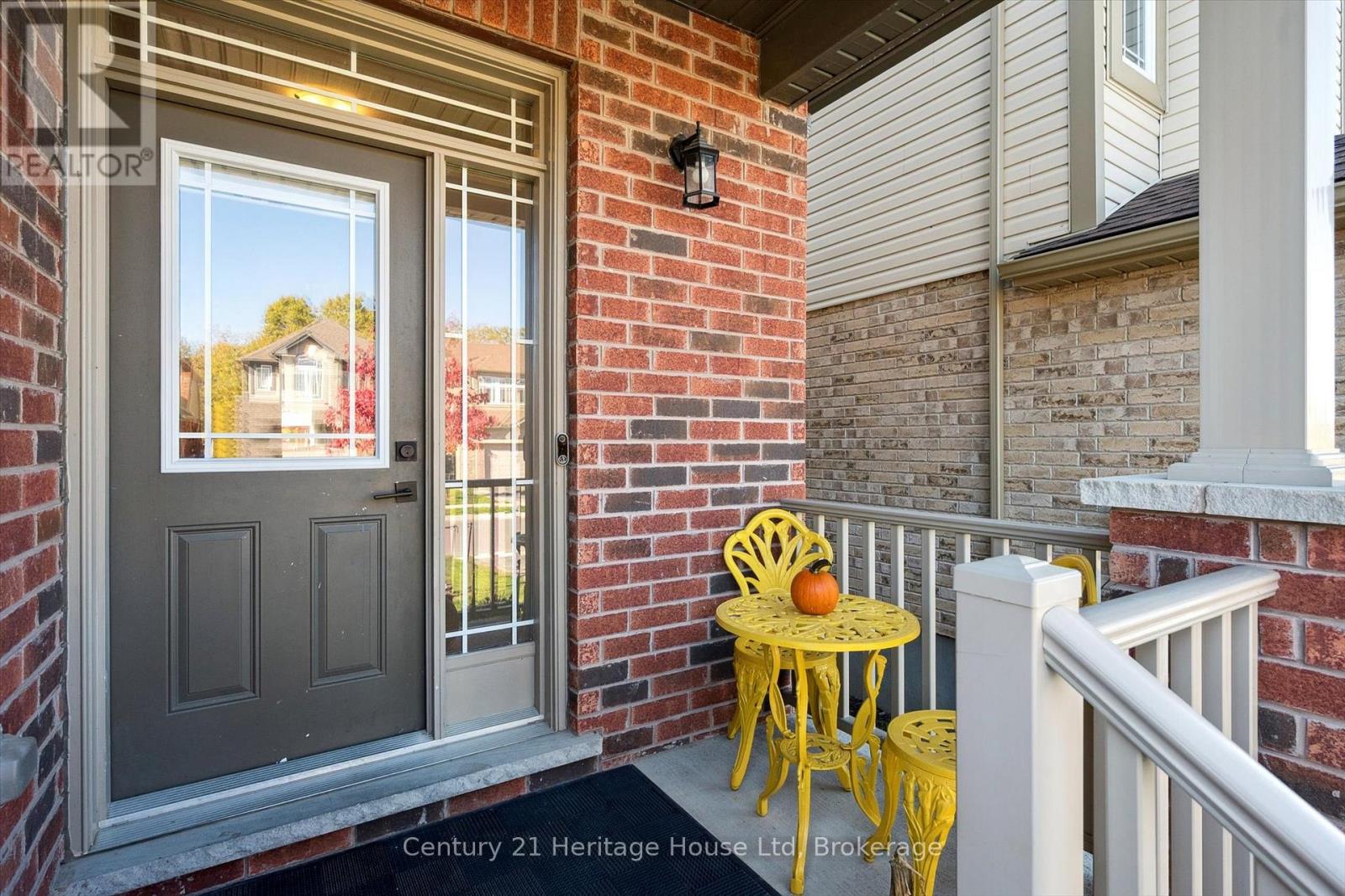 184 Macalister Boulevard, Guelph, Ontario  N1G 0G8 - Photo 4 - X12581608