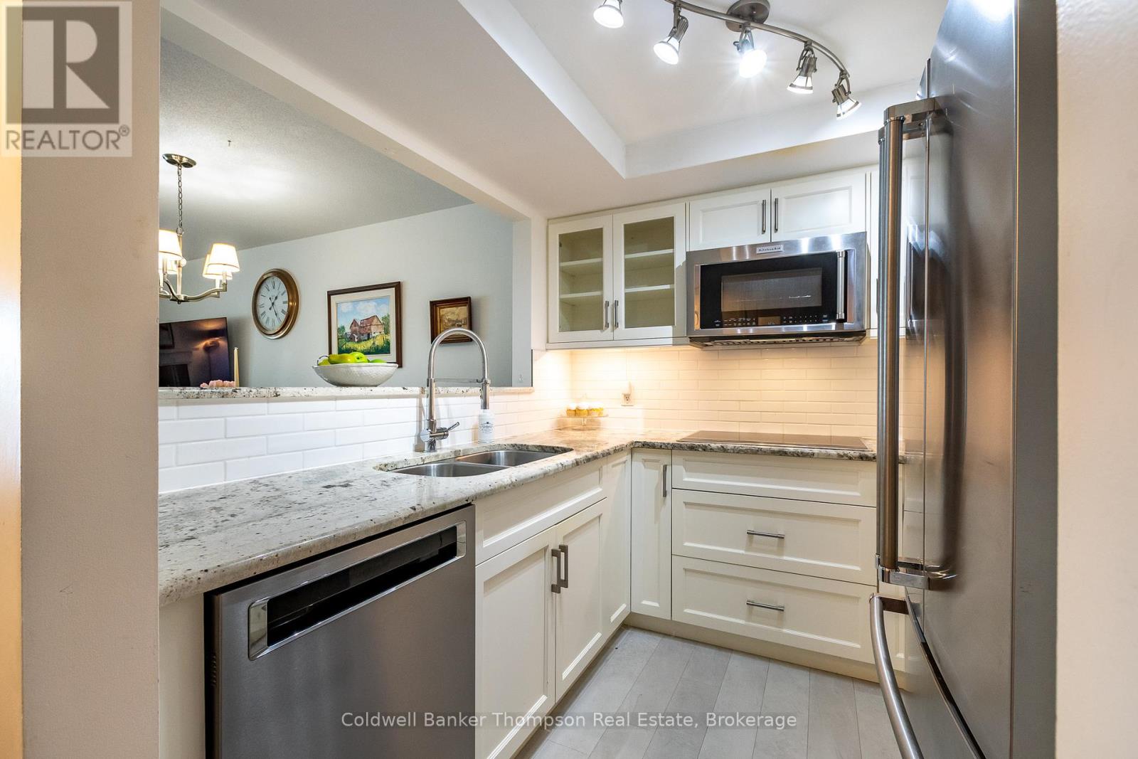 204 - 10 Coveside Drive, Huntsville, Ontario  P1H 1C3 - Photo 21 - X12581730