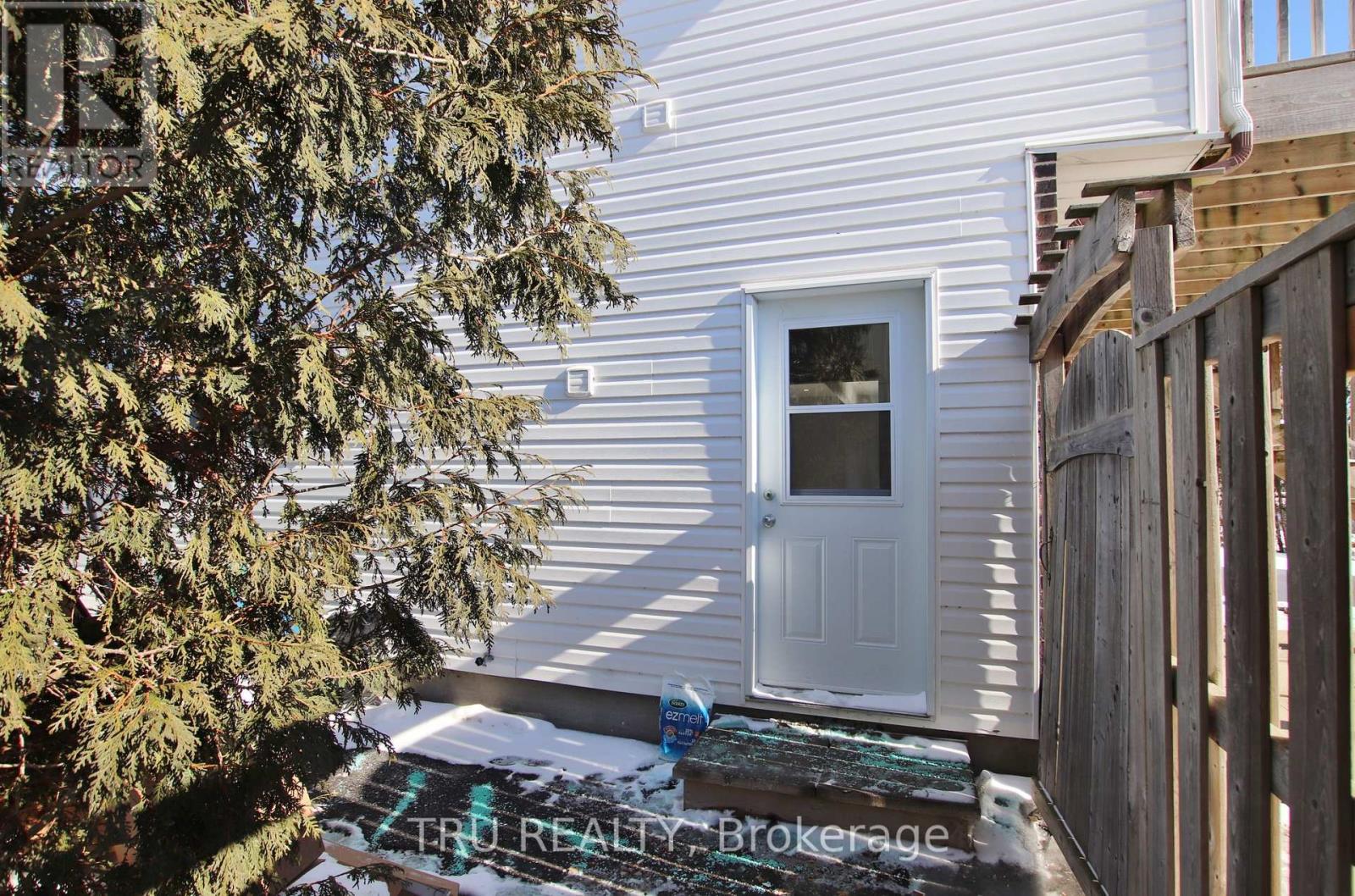 B - 86 Elvaston Avenue, Ottawa, Ontario  K2G 3X9 - Photo 2 - X12412756