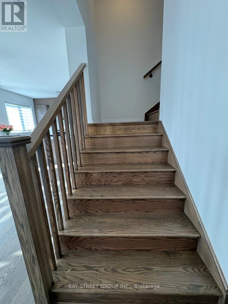 3210 Crystal Drive, Oakville, Ontario  L6M 5S8 - Photo 10 - W12570582