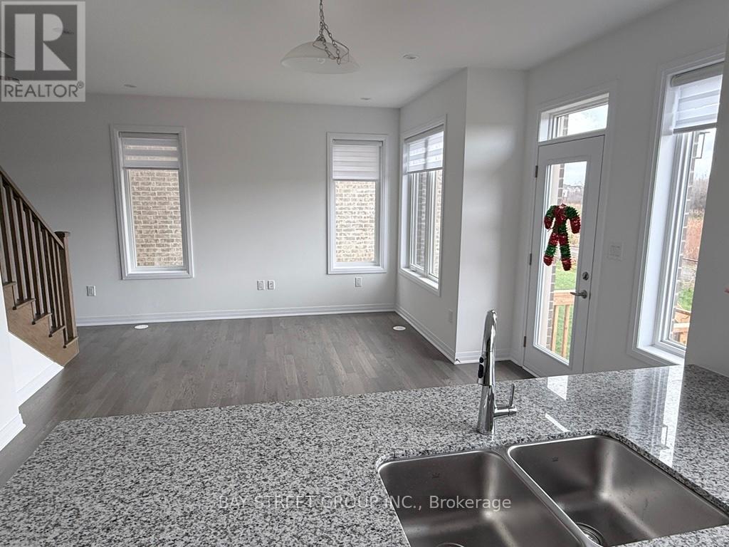 3210 Crystal Drive, Oakville, Ontario  L6M 5S8 - Photo 2 - W12570582