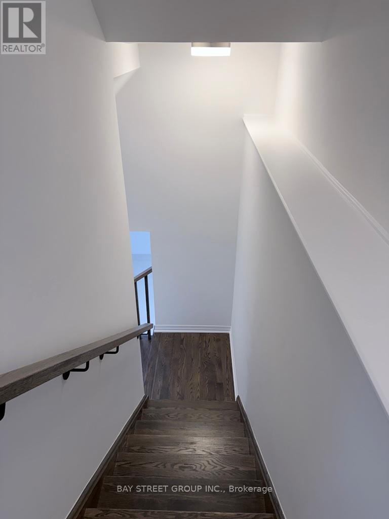 3210 Crystal Drive, Oakville, Ontario  L6M 5S8 - Photo 20 - W12570582