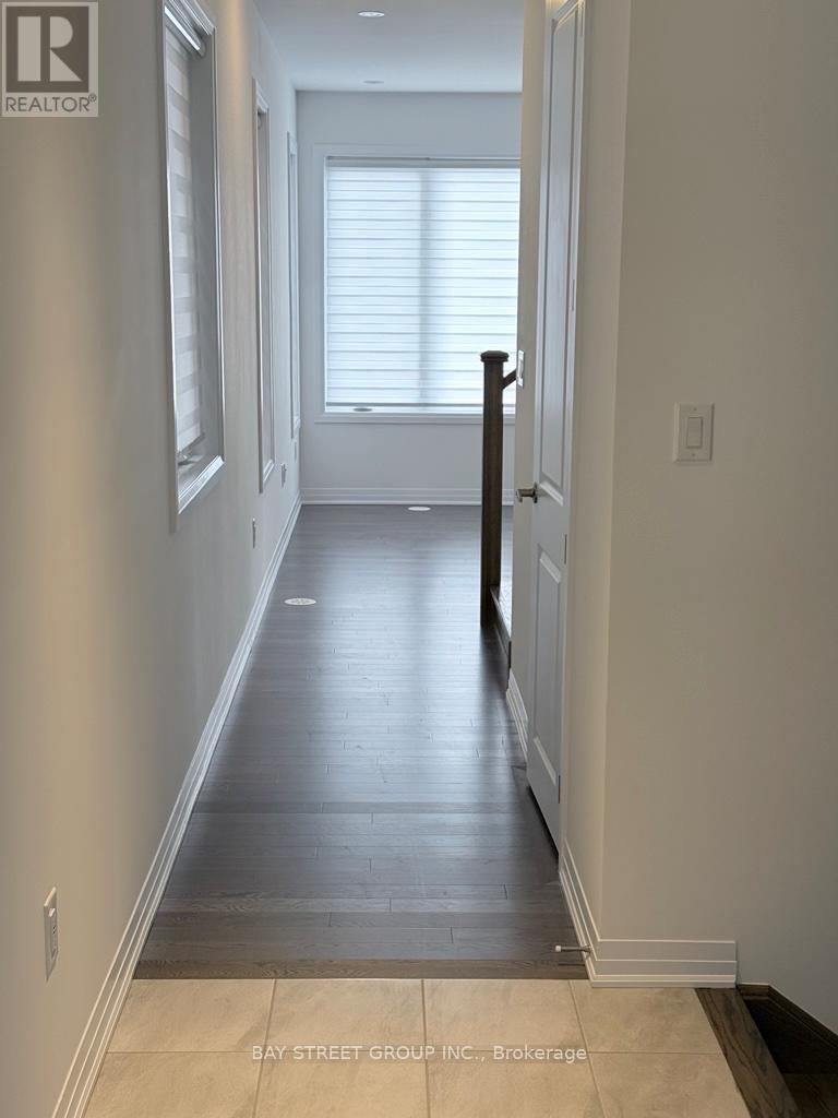 3210 Crystal Drive, Oakville, Ontario  L6M 5S8 - Photo 6 - W12570582