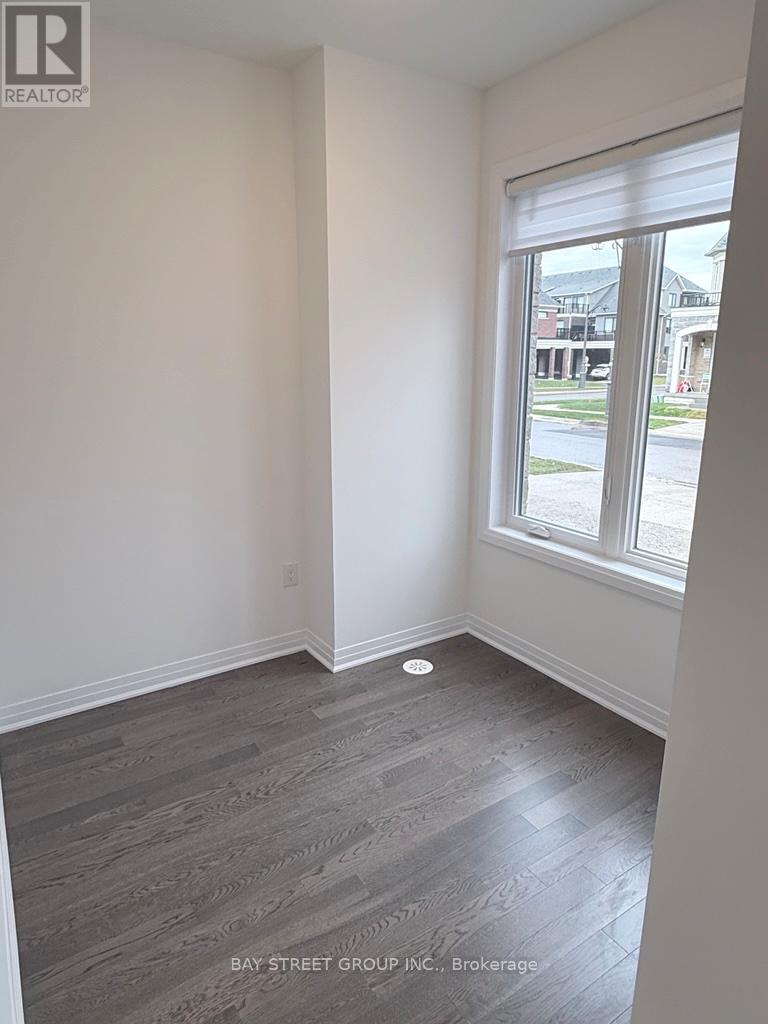 3210 Crystal Drive, Oakville, Ontario  L6M 5S8 - Photo 7 - W12570582