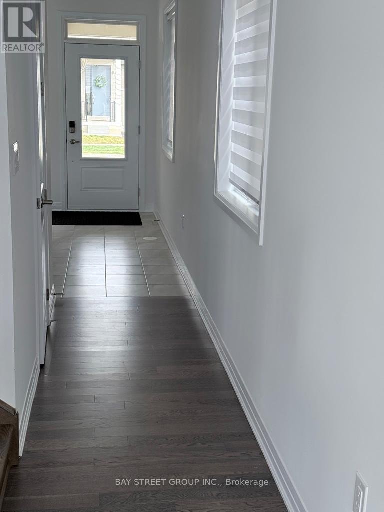 3210 Crystal Drive, Oakville, Ontario  L6M 5S8 - Photo 5 - W12570582