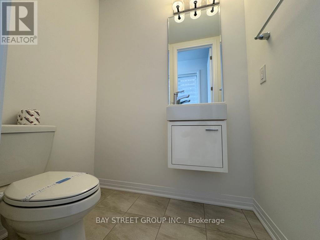 3210 Crystal Drive, Oakville, Ontario  L6M 5S8 - Photo 9 - W12570582