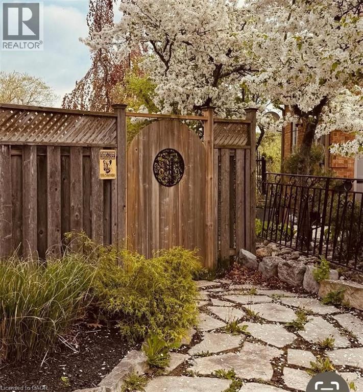 16 Mollison Court, Guelph, Ontario  N1C 1A7 - Photo 41 - 40782032