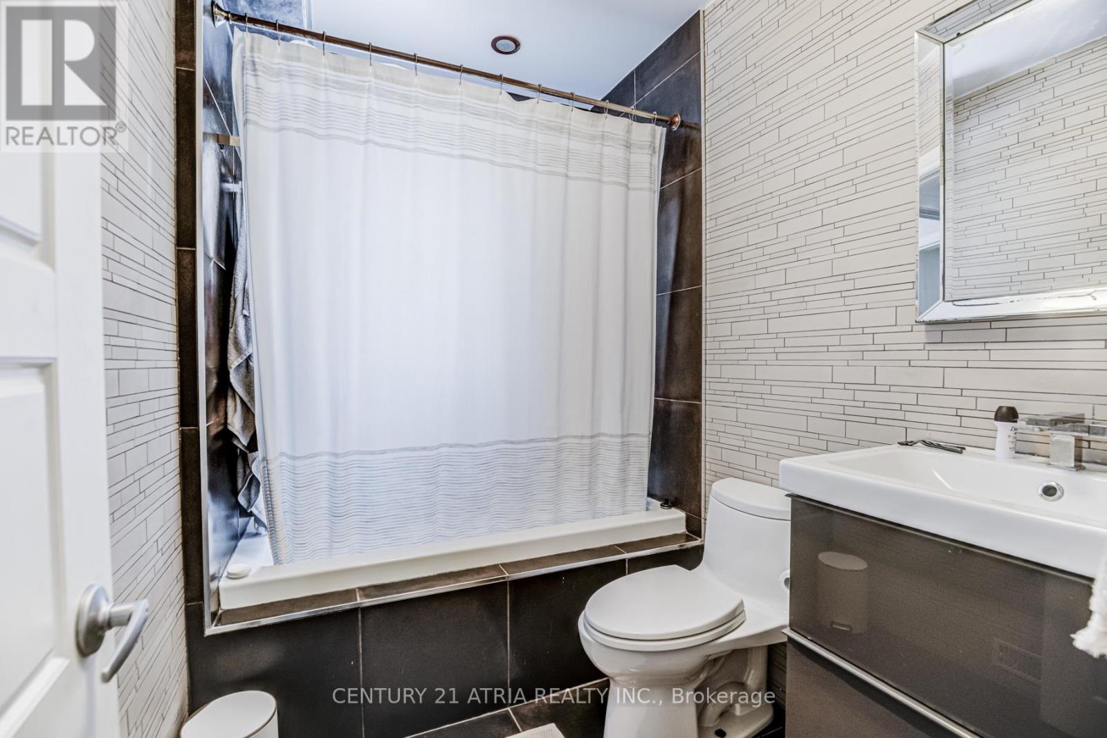 284 Bogert Avenue, Toronto, Ontario  M2N 1L5 - Photo 8 - C12581566