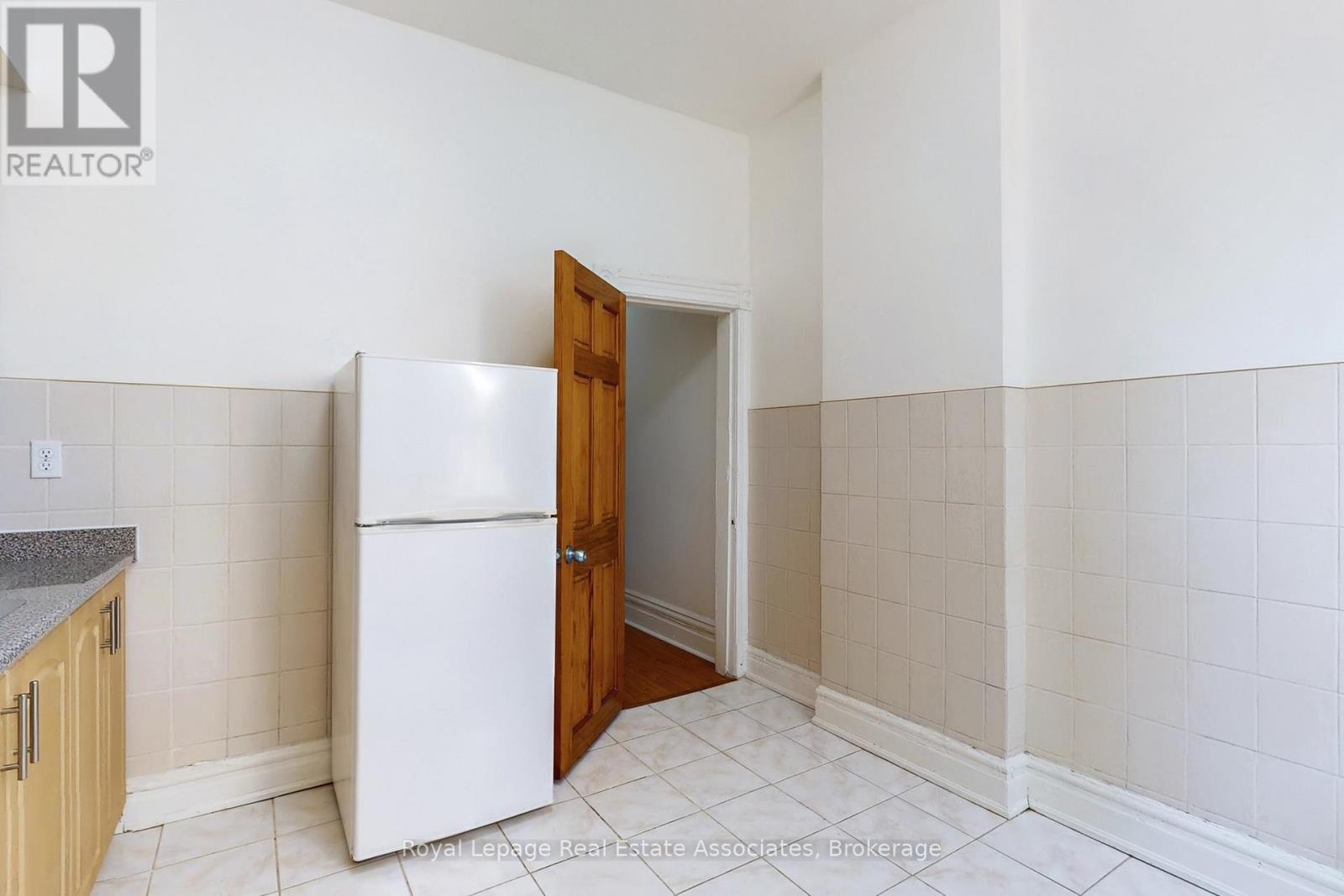 143 Seaton Street, Toronto, Ontario  M5A 2T2 - Photo 17 - C12581610