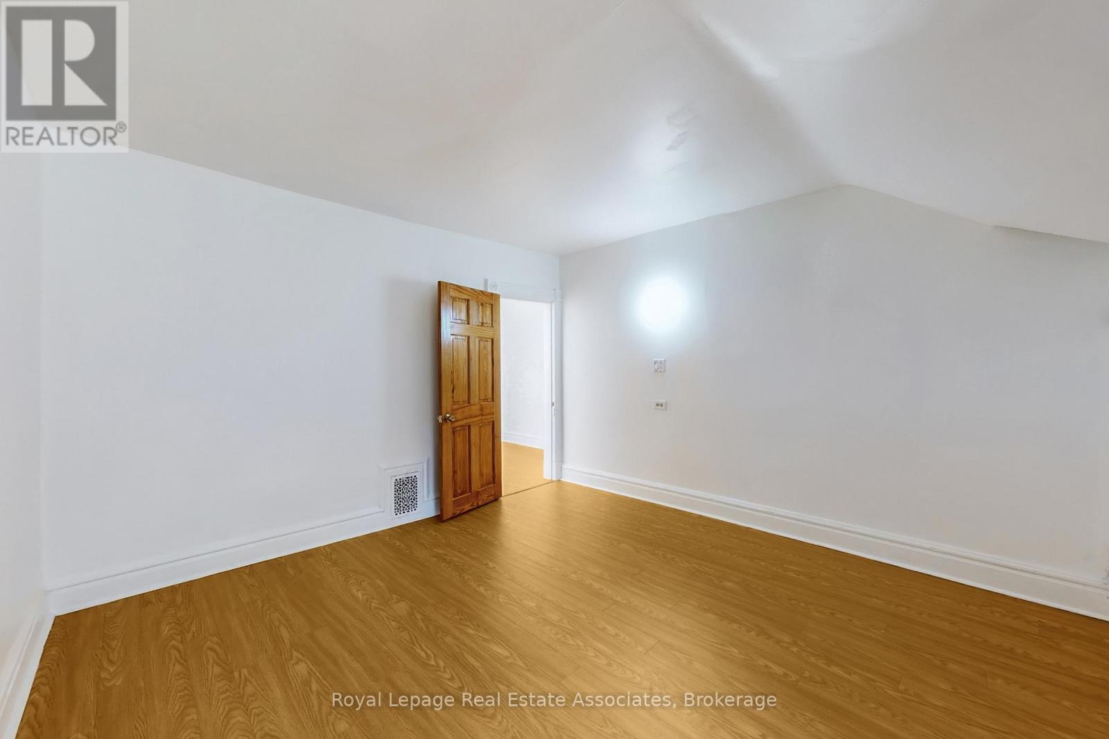 143 Seaton Street, Toronto, Ontario  M5A 2T2 - Photo 41 - C12581610