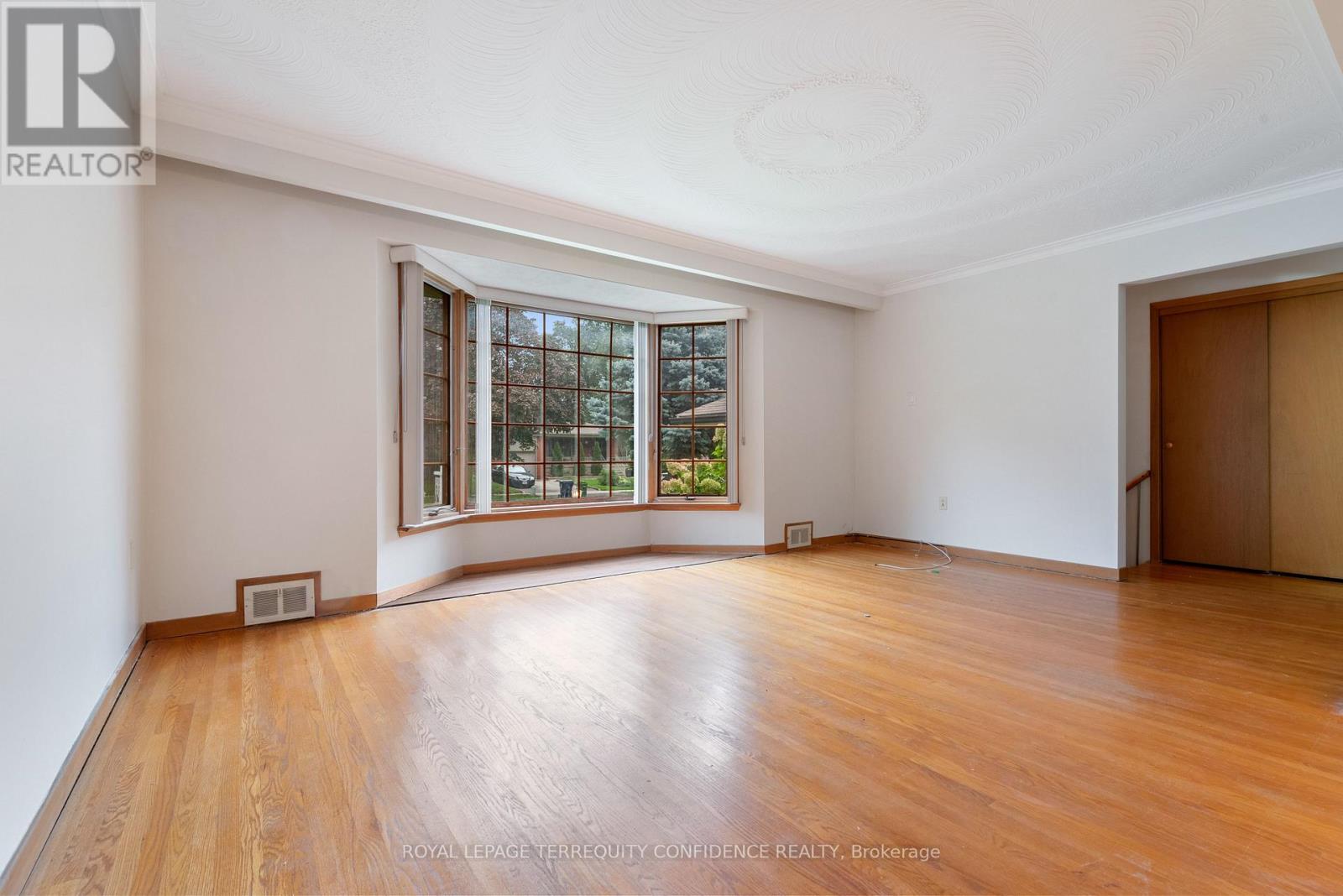 50 Wynn Road, Toronto, Ontario  M2R 1S9 - Photo 6 - C12581656