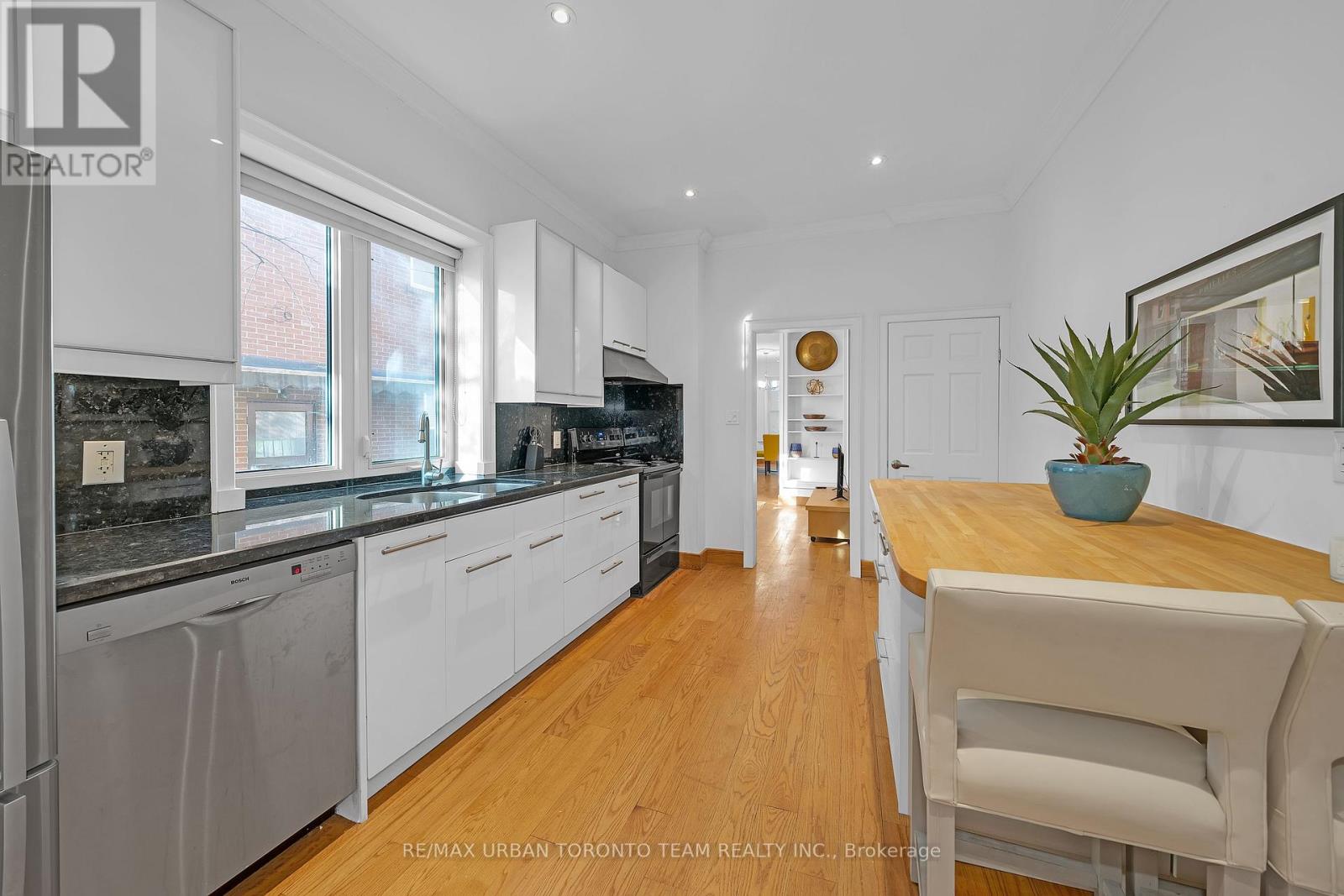 Main - 87 Oxford Street, Toronto, Ontario  M5T 1P2 - Photo 14 - C12581686