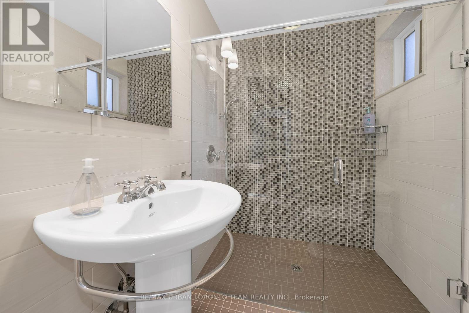 Main - 87 Oxford Street, Toronto, Ontario  M5T 1P2 - Photo 21 - C12581686