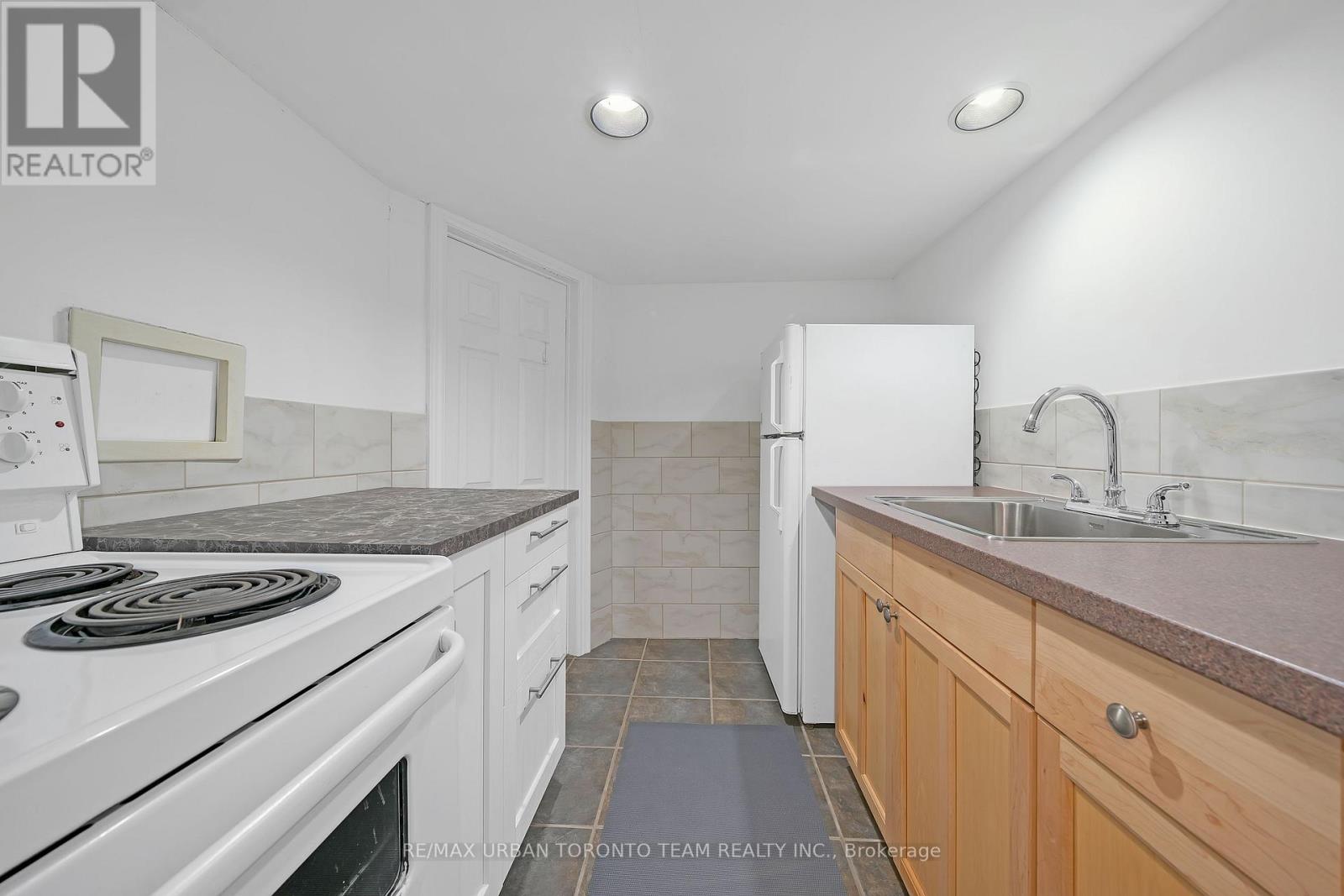 Main - 87 Oxford Street, Toronto, Ontario  M5T 1P2 - Photo 25 - C12581686