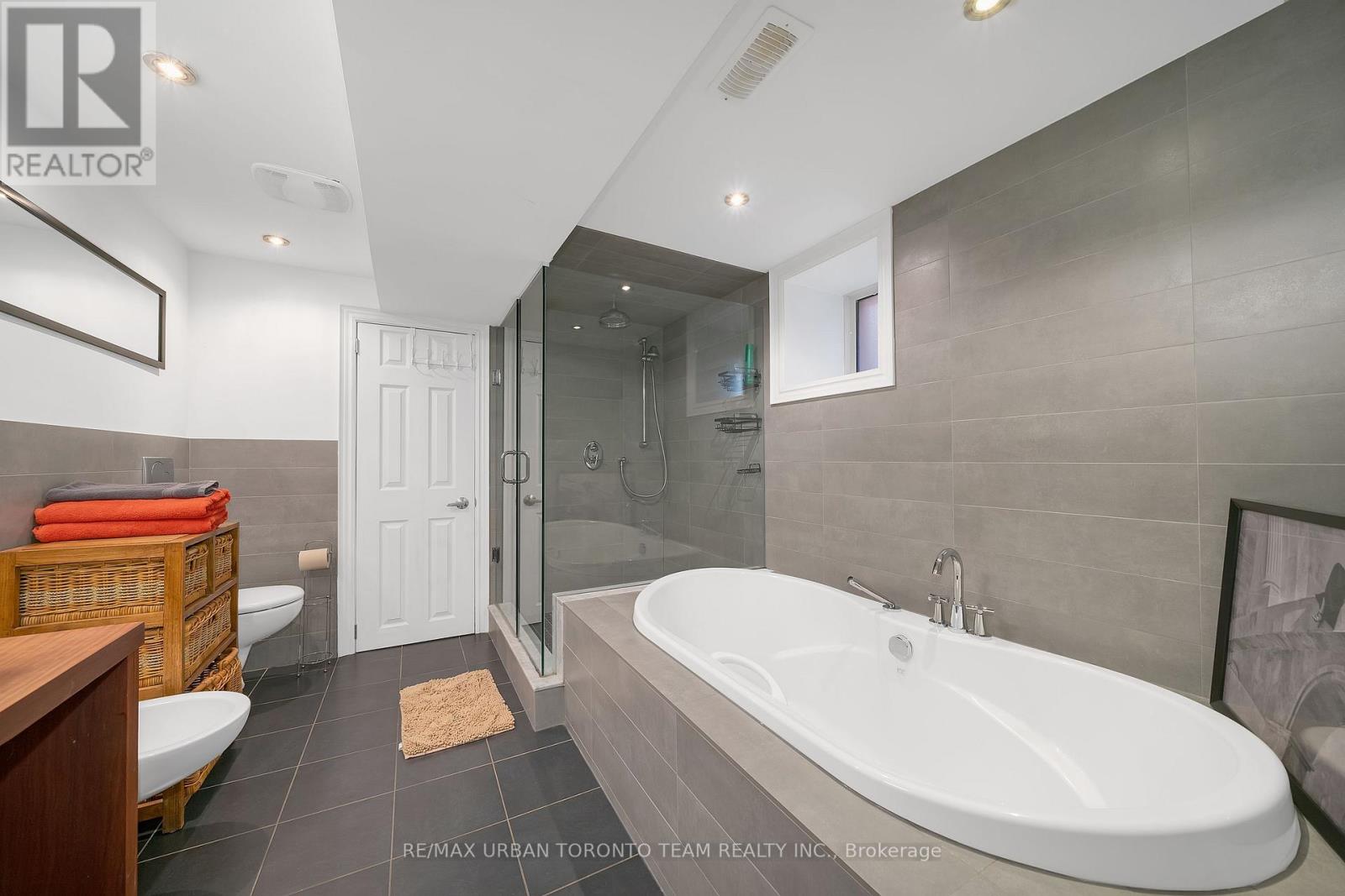 Main - 87 Oxford Street, Toronto, Ontario  M5T 1P2 - Photo 26 - C12581686