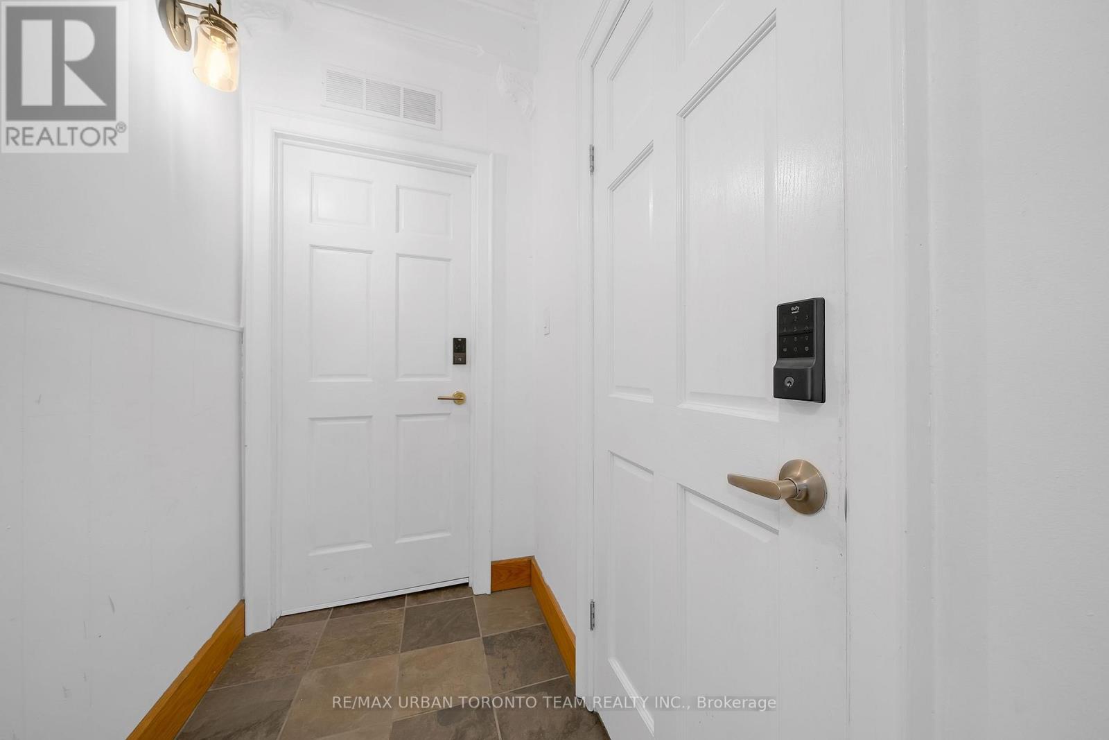 Main - 87 Oxford Street, Toronto, Ontario  M5T 1P2 - Photo 28 - C12581686