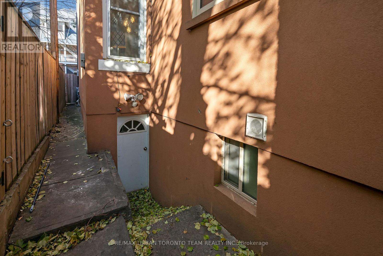 Main - 87 Oxford Street, Toronto, Ontario  M5T 1P2 - Photo 33 - C12581686