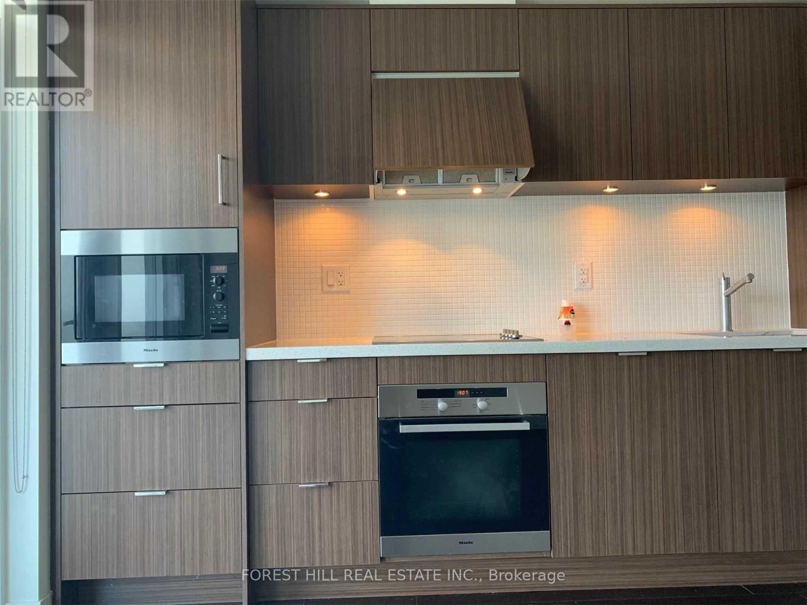 3703 - 21 Widmer Street, Toronto, Ontario  M5V 2E8 - Photo 4 - C12581790