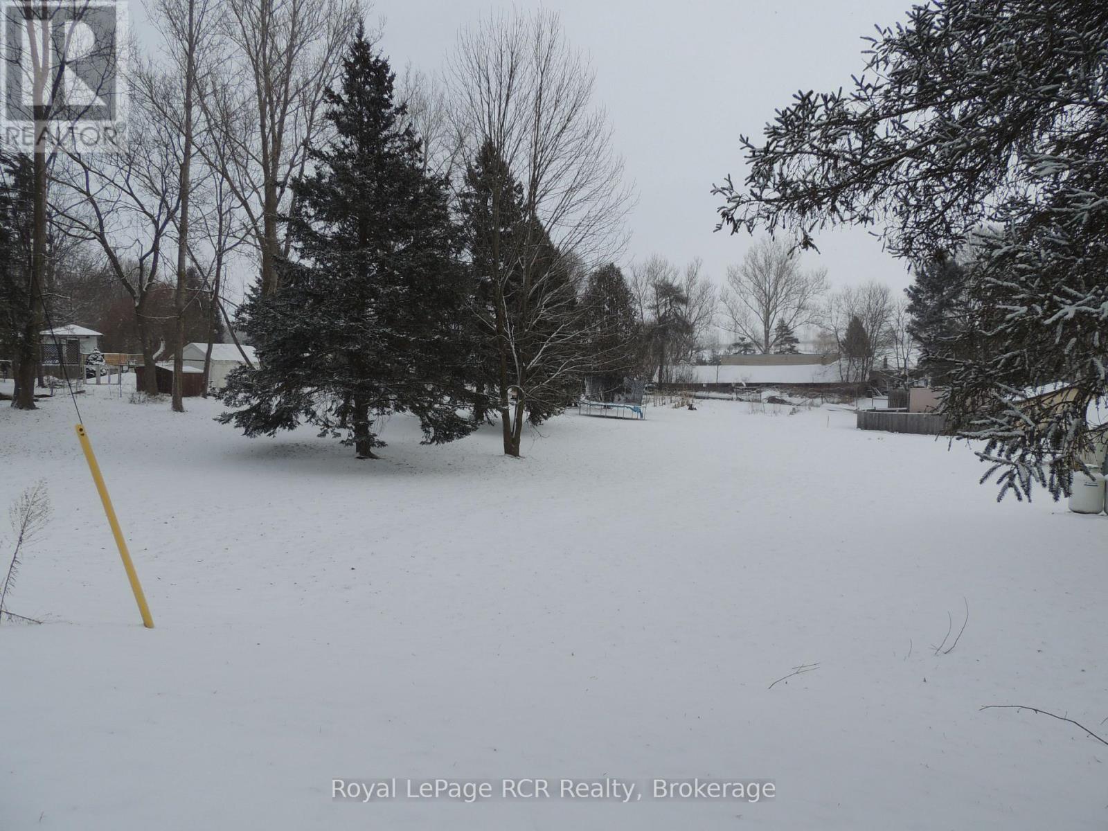 324 Augusta Street, West Grey, Ontario N0G 0A7 - Photo 2 - X12408613