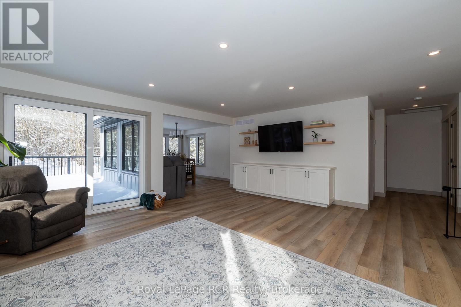 126 West Street, Georgian Bluffs, Ontario  N4K 5N7 - Photo 9 - X12415661