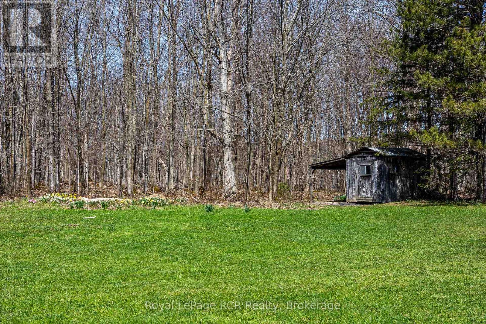 126 West Street, Georgian Bluffs, Ontario N4K 5N7 - Photo 12 - X12415708