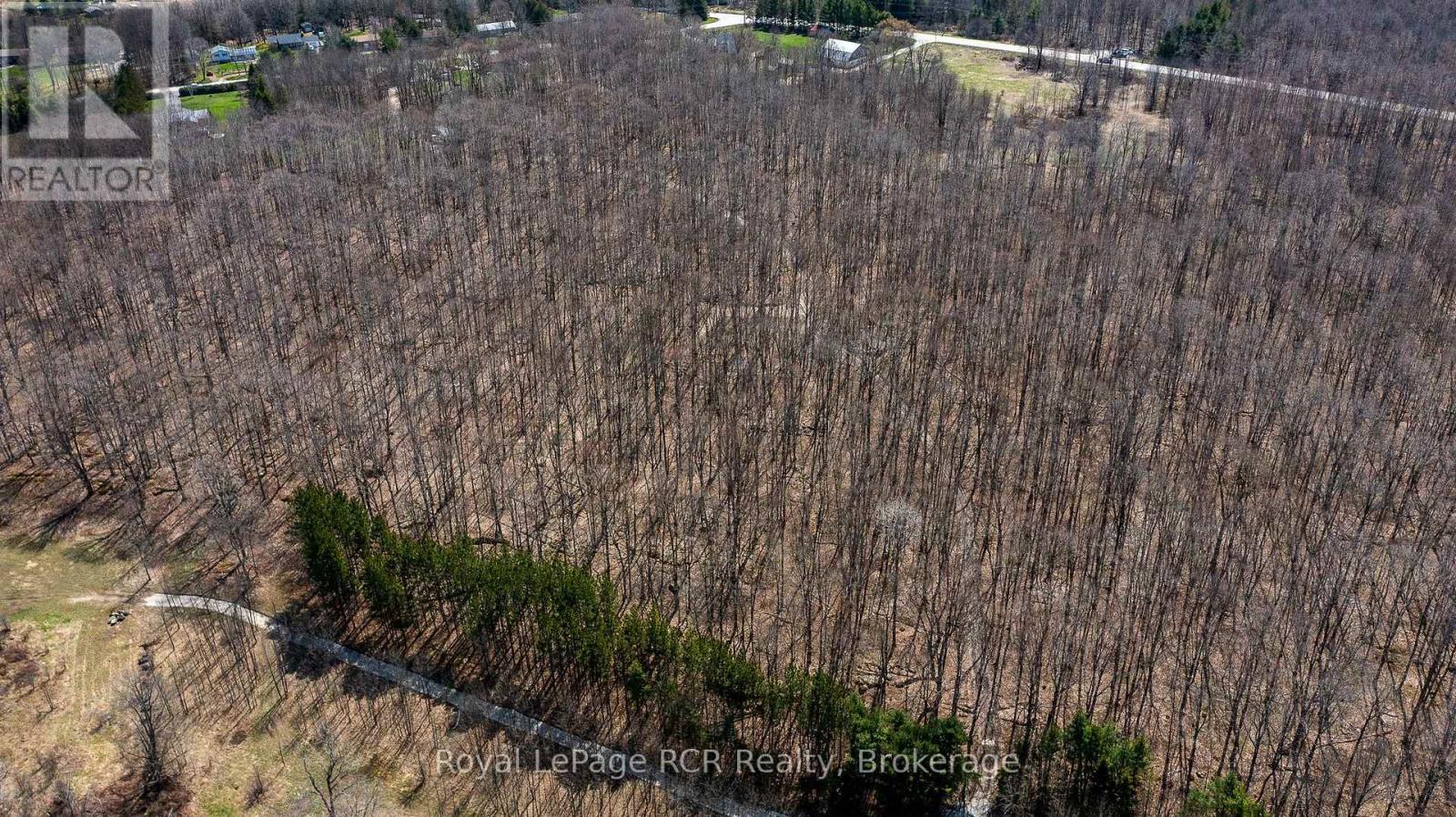 126 West Street, Georgian Bluffs, Ontario N4K 5N7 - Photo 9 - X12415708