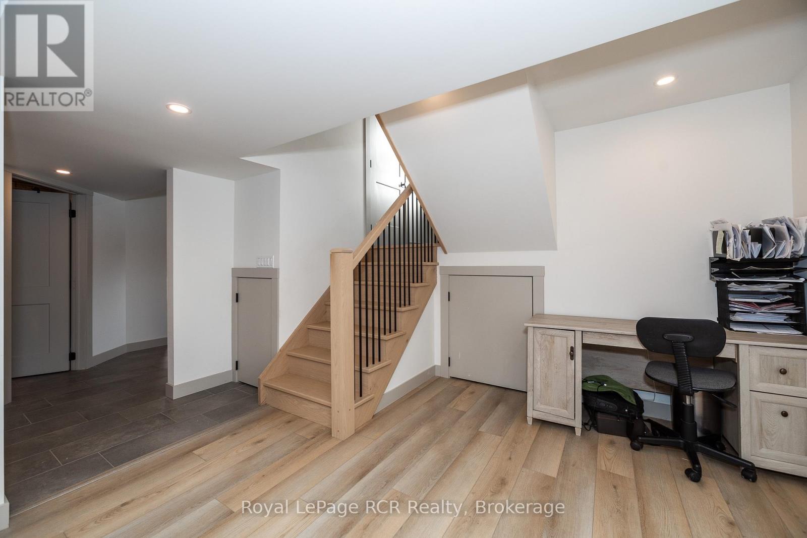 126 West Street, Georgian Bluffs, Ontario N4K 5N7 - Photo 42 - X12415708